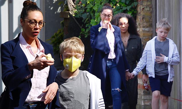 Lilly Becker strolls through London with son Amadeus, 10, amid coronavirus outbreak