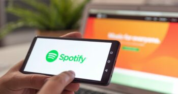 It looks like popular iOS apps including Spotify are crashing for thousands of people right now