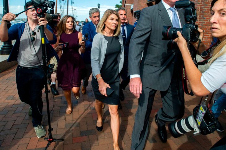 Lori Loughlin Gets 2 Months In Prison For College Bribery Scandal; Husband Mossimo Giannulli Gets 5-Month Sentence – CBS Los Angeles